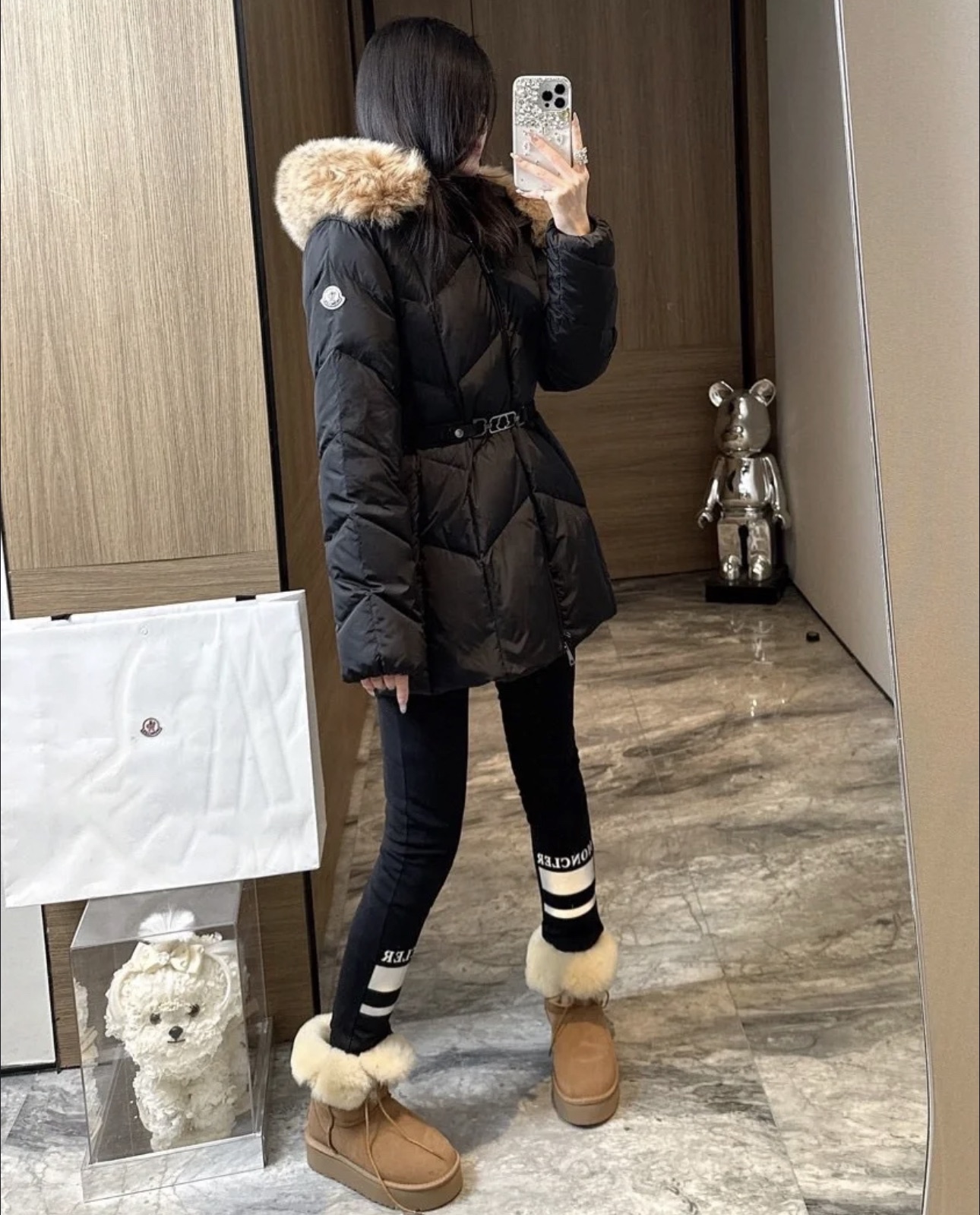 MONCLER Женская куртка с капюшоном Loriot