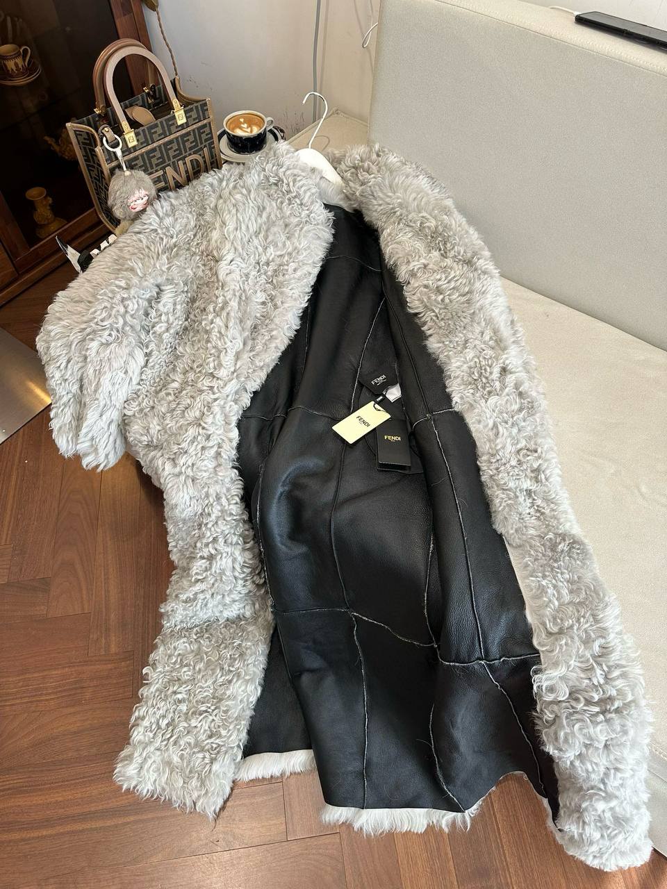 FENDI Женская шуба из овчины 