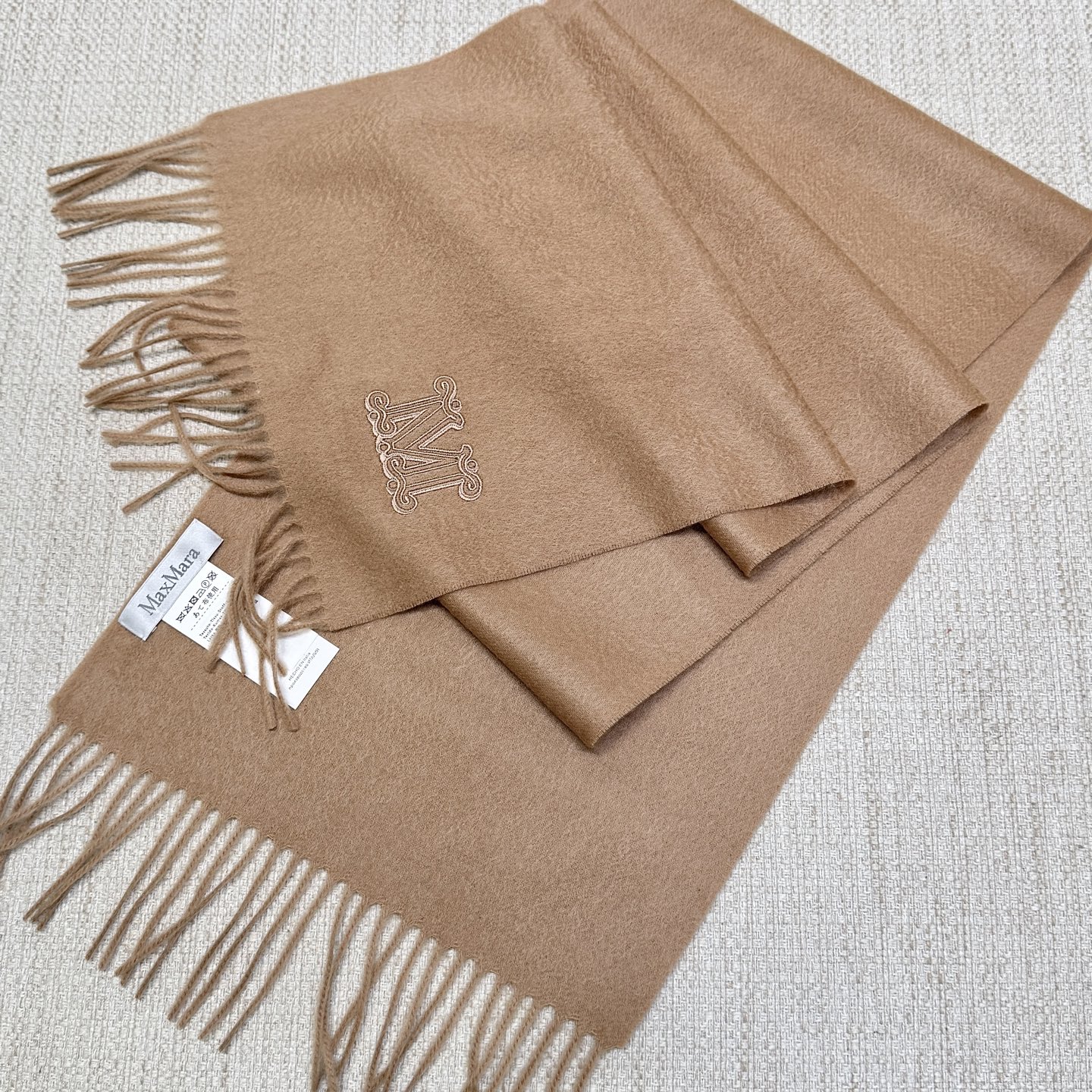 MAX MARA Женский шарф из кашемира MAX MARA Женский шарф из кашемира