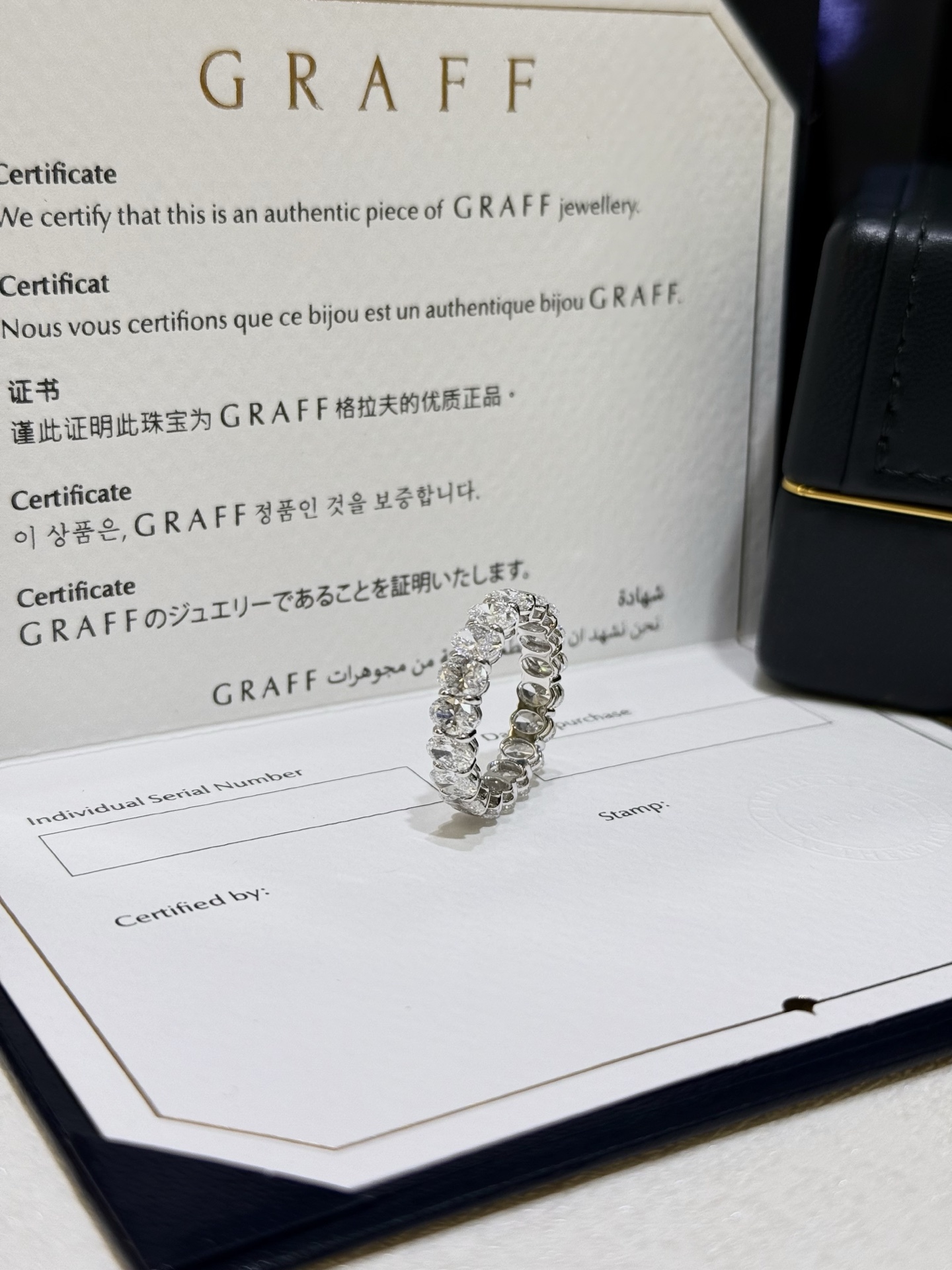 GRAFF Кольцо из белого золота с бриллиантами GRAFF Кольцо из белого золота с бриллиантами