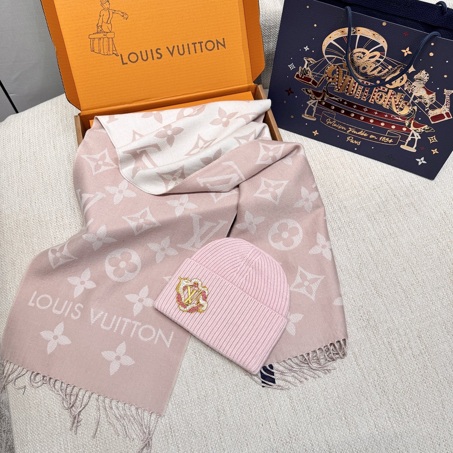 LOUIS VUITTON Женский шарф Monogram LOUIS VUITTON Женский шарф Monogram