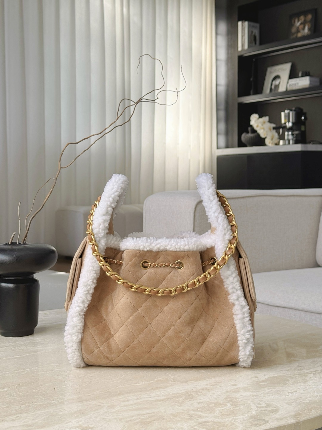 CHANEL Женская сумка Hobo 25S с мехом CHANEL Женская сумка Hobo 25S с мехом