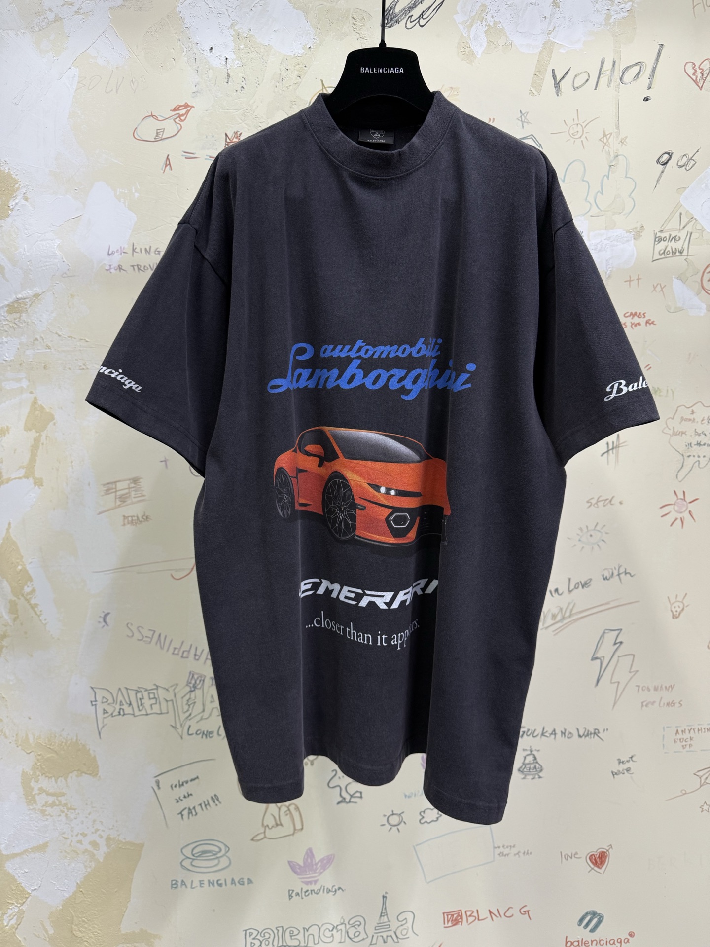 BALENCIAGA Мужская футболка коллаборация Balenciaga x Lamborghini BALENCIAGA Мужская футболка коллаборация Balenciaga x Lamborghini