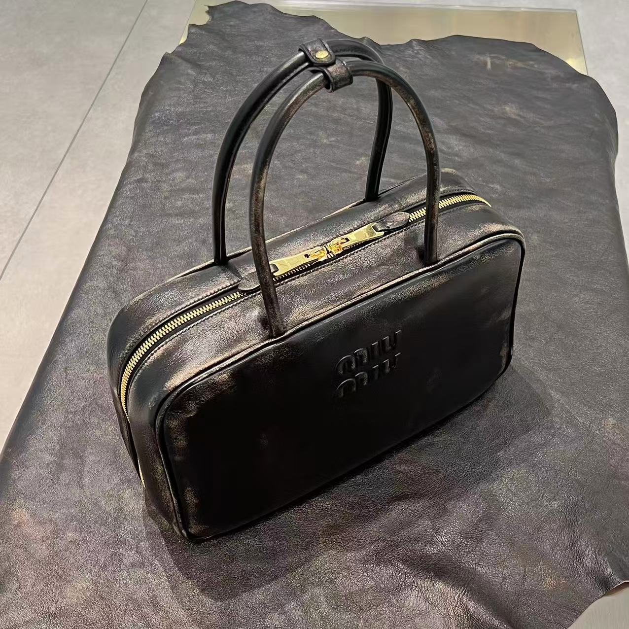 MIU MIU Женская сумка-тоут MIU MIU Женская сумка-тоут