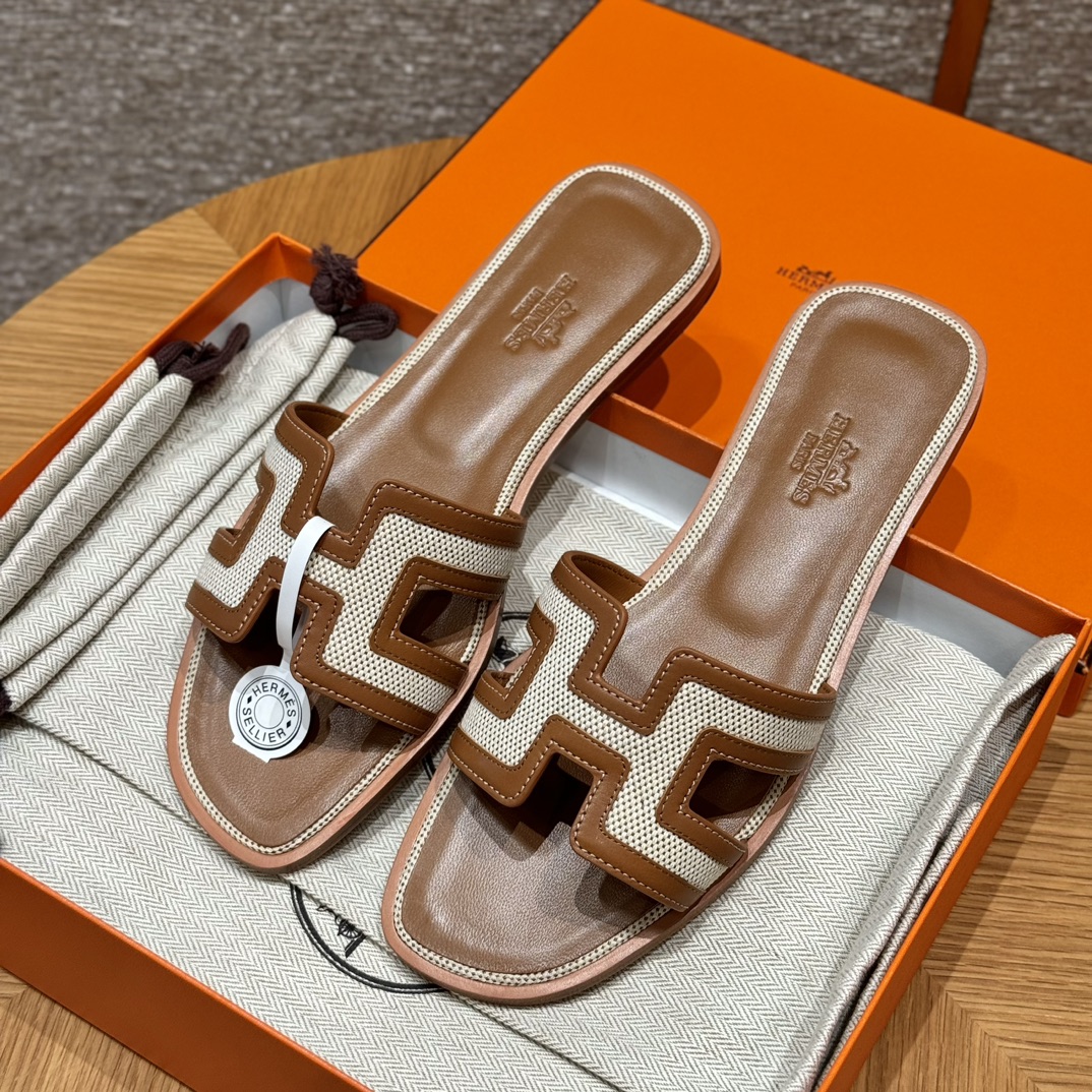 HERMES Женские сандалии Oran из холста HERMES Женские сандалии Oran из холста