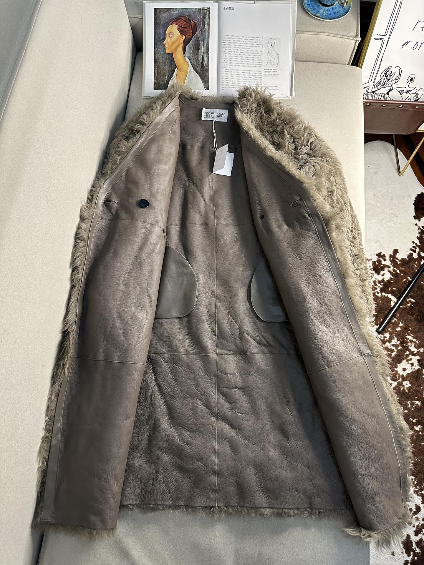 BRUNELLO CUCINELLI Женская шуба из овечьей шерсти BRUNELLO CUCINELLI Женская шуба из овечьей шерсти