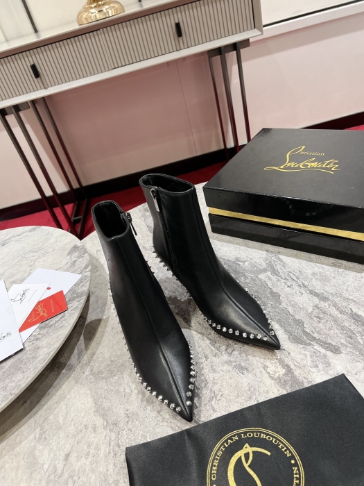 CHRISTIAN LOUBOUTIN Женские ботильоны Vidura Booty