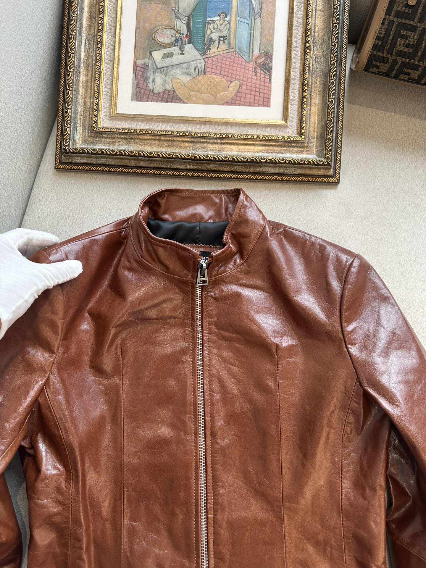 TOM FORD Женская куртка из коровьей кожи TOM FORD Женская куртка из коровьей кожи