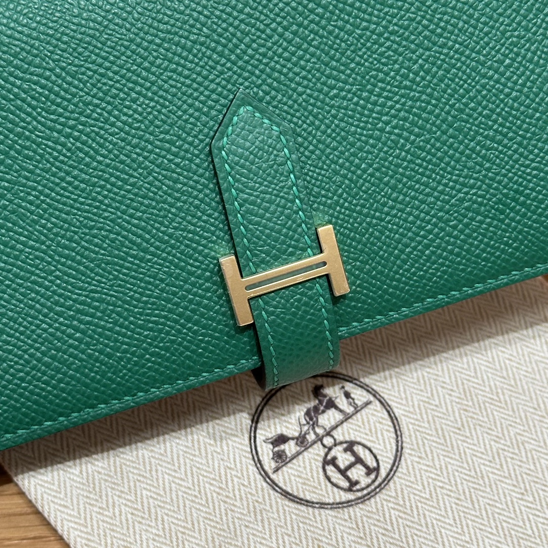 HERMES Кошелёк Bearn 17.5 см U4/Vert vertigo Epsom HERMES Кошелёк Bearn 17.5 см U4/Vert vertigo Epsom