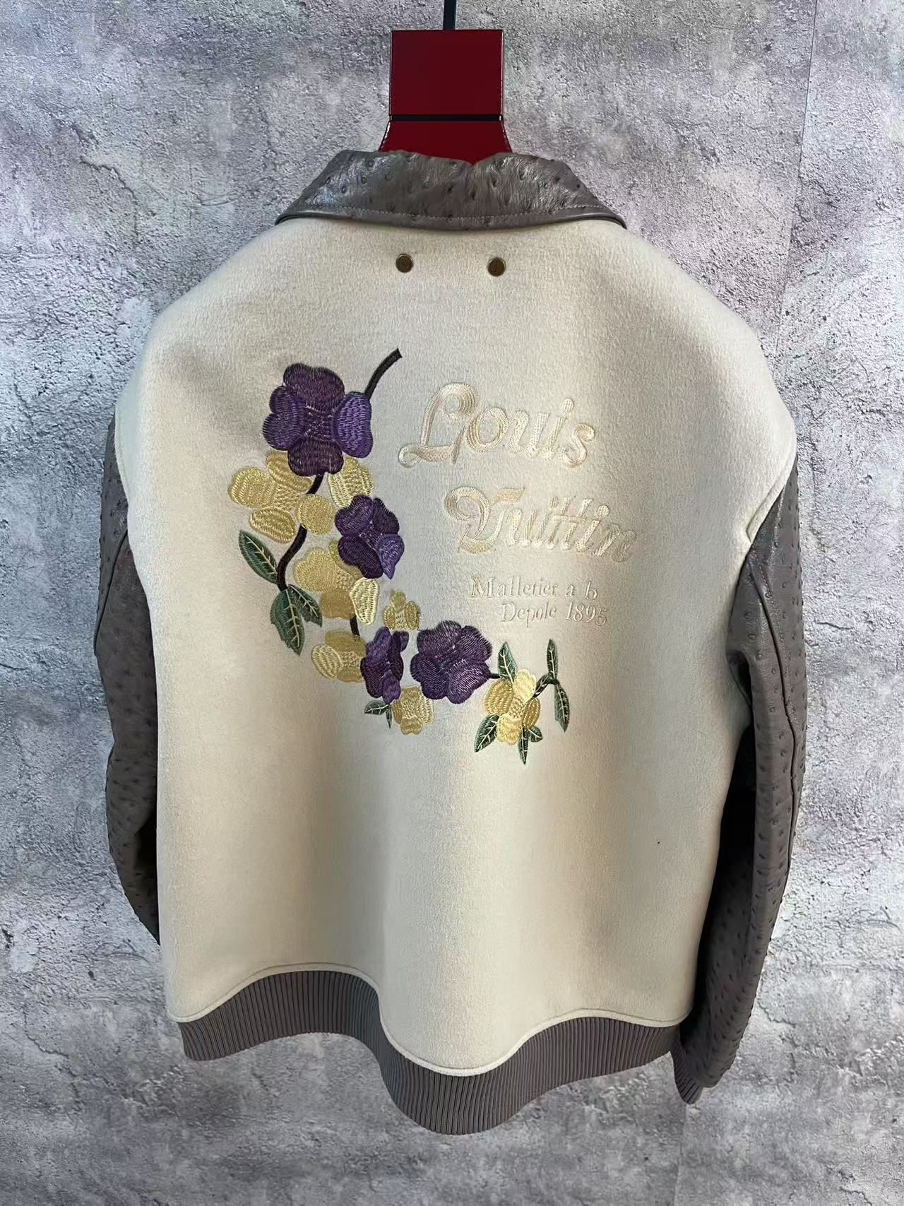 LOUIS VUITTON Мужская куртка из замши и кожи страуса LOUIS VUITTON Мужская куртка из замши и кожи страуса