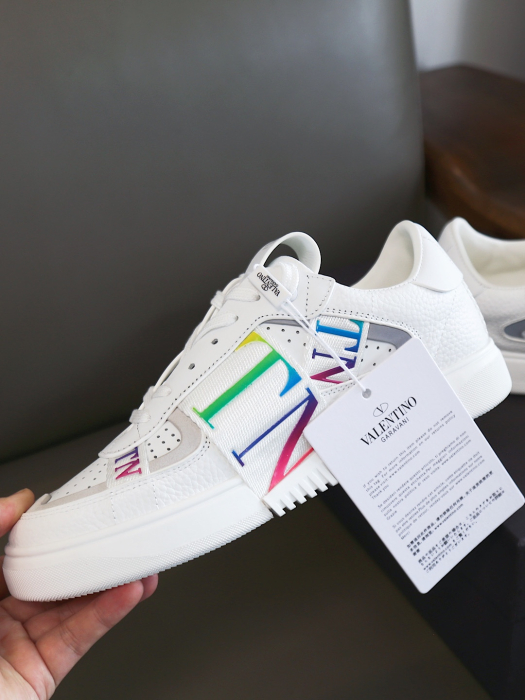 VALENTINO Кроссовки Garavani VL7N