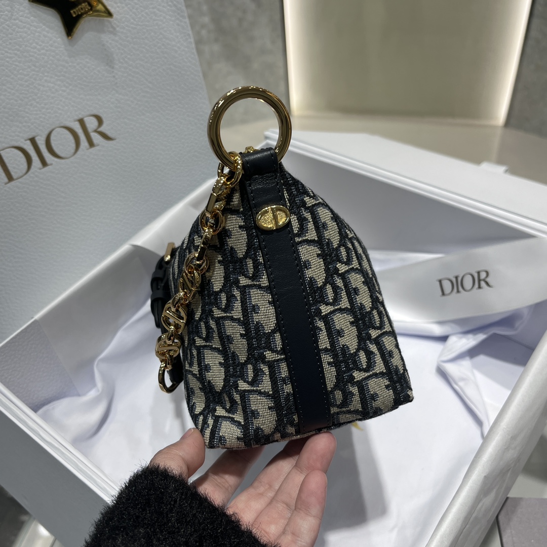 CHRISTIAN DIOR Женская сумка Star hobo CHRISTIAN DIOR Женская сумка Star hobo