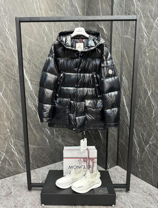 MONCLER Мужской пуховик Chiablese