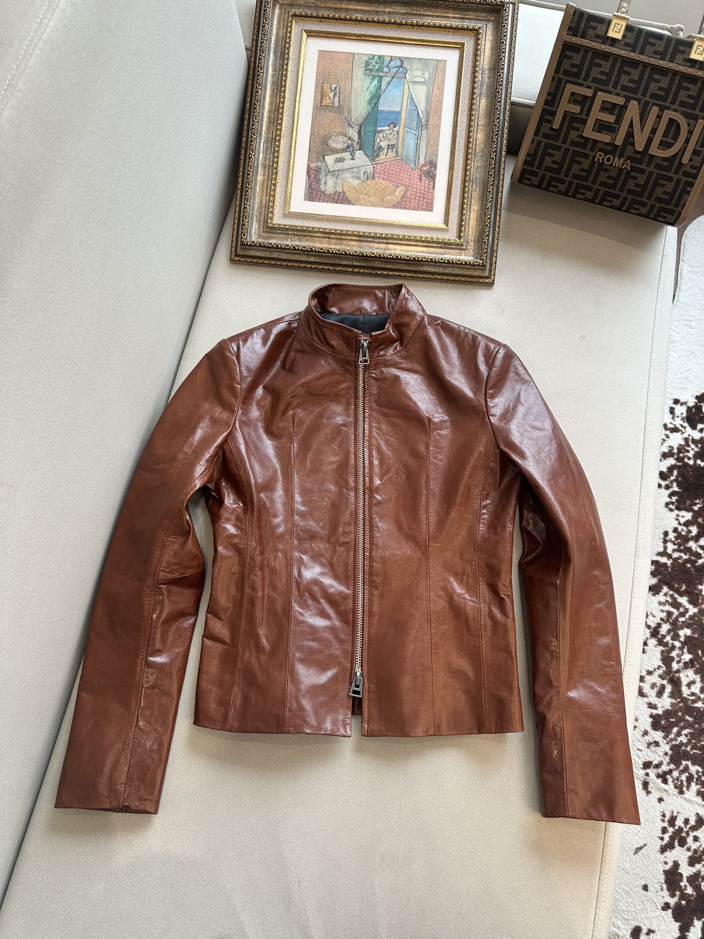 TOM FORD Женская куртка из коровьей кожи TOM FORD Женская куртка из коровьей кожи