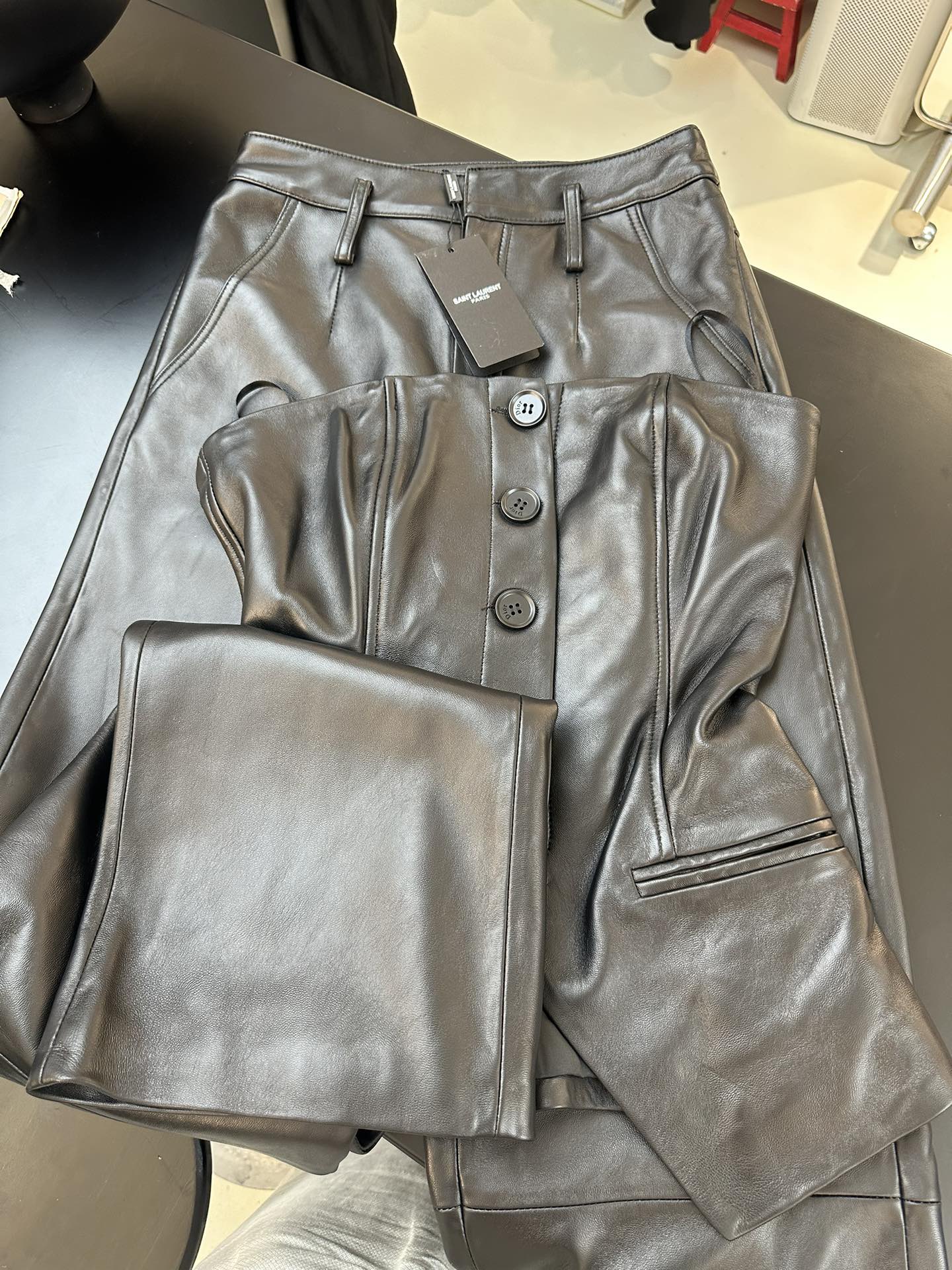 SAINT LAURENT Женский кожаный костюм SAINT LAURENT Женский кожаный костюм