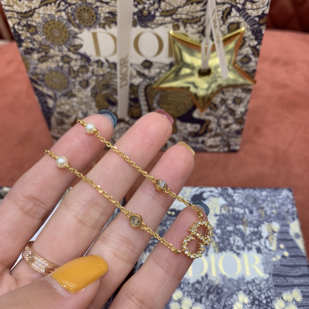 CHRISTIAN DIOR Женский браслет Clair В Lune CHRISTIAN DIOR Женский браслет Clair В Lune