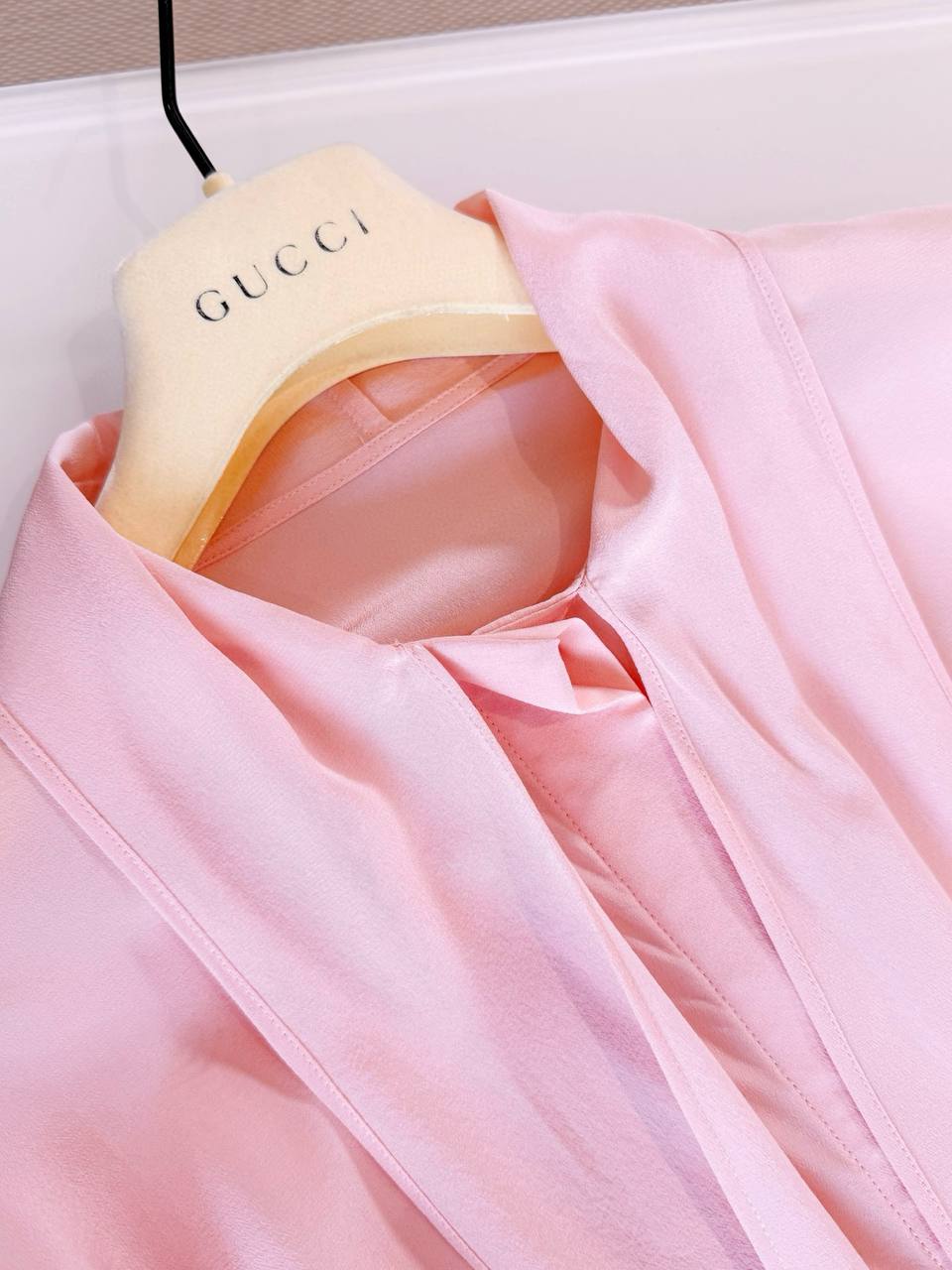 GUCCI Женская шёлковая рубашка GUCCI Женская шёлковая рубашка