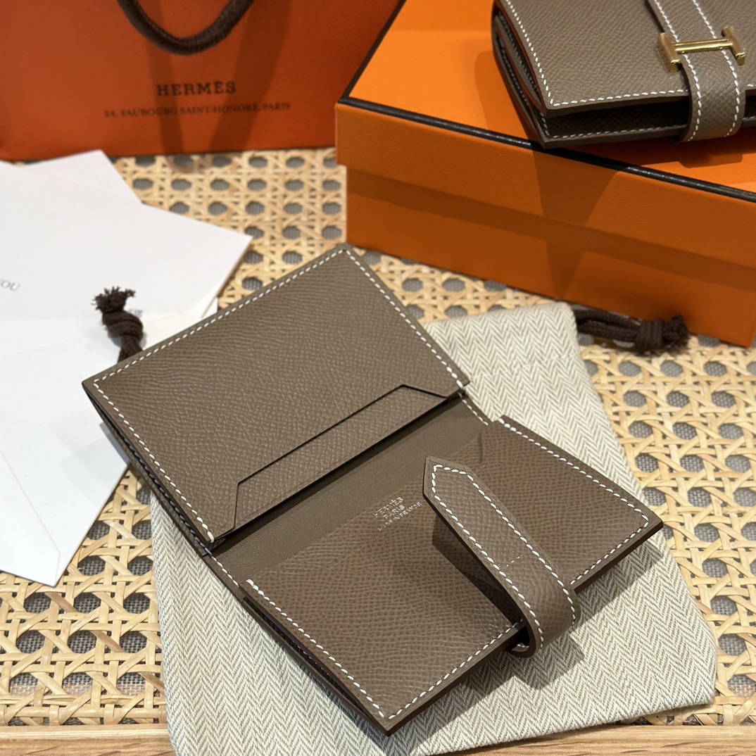 HERMES Кошелёк Bearn 10 см 18/Etoupe Epsom HERMES Кошелёк Bearn 10 см 18/Etoupe Epsom