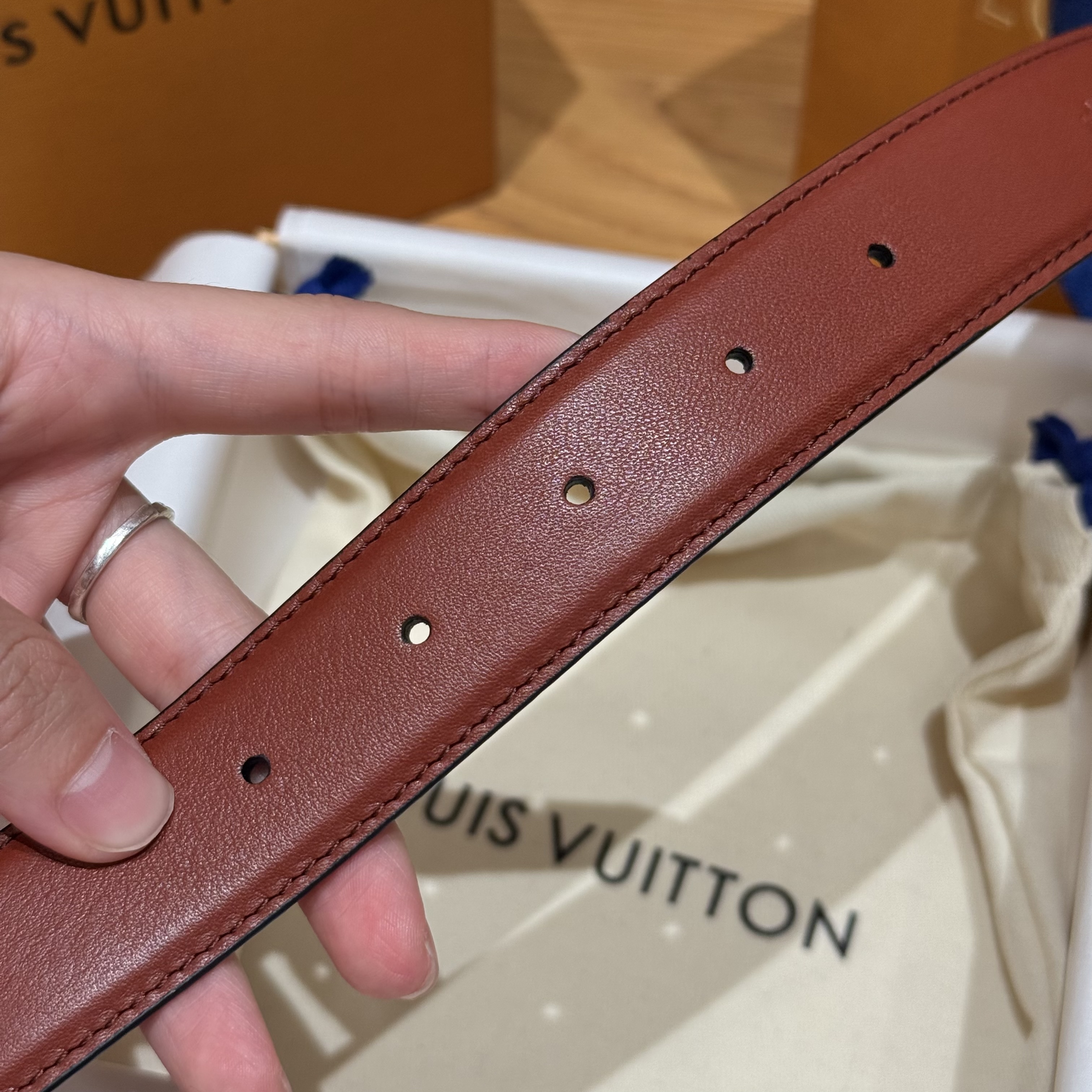 LOUIS VUITTON Женский ремень 