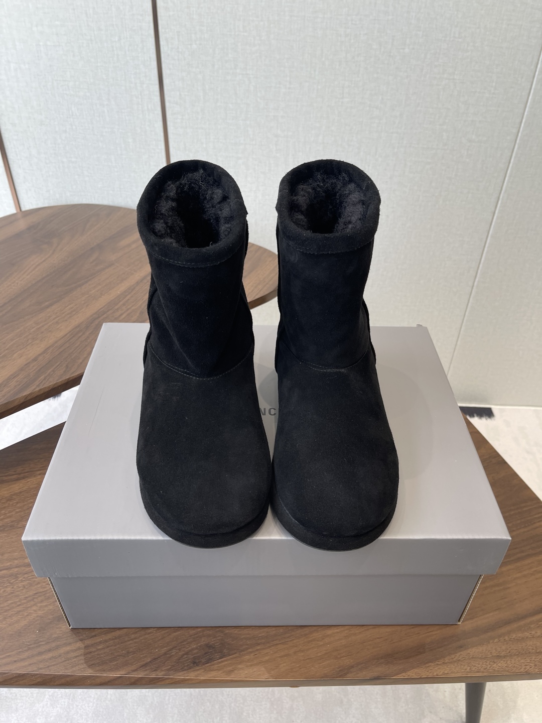 BALENCIAGA Женские угги 