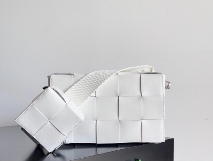 BOTTEGA VENETA Сумка Cassette