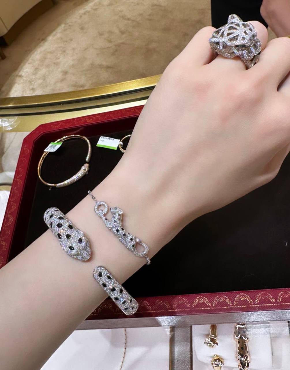 CARTIER Браслет Panthère De Cartier белое золото и бриллианты CARTIER Браслет Panthère De Cartier белое золото и бриллианты