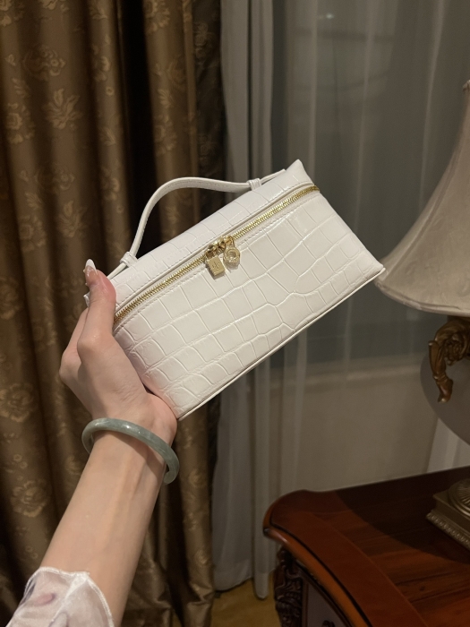 LORO PIANA Женская сумка Extra Pocket L19 аллигатор