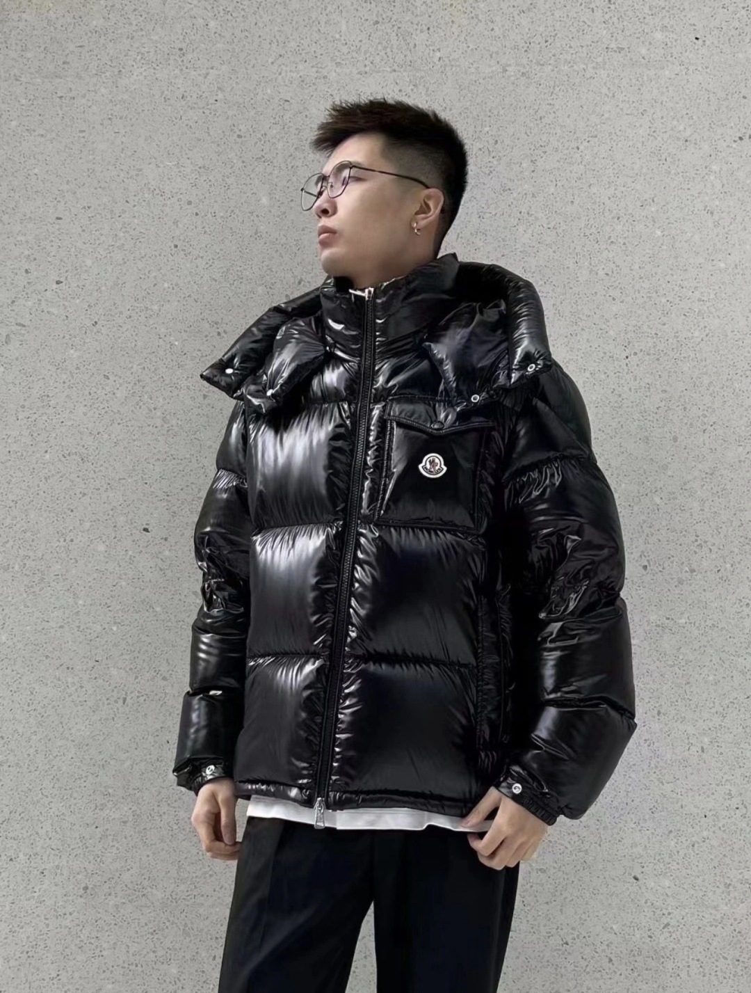 MONCLER Мужской пуховик Montbeliard MONCLER Мужской пуховик Montbeliard