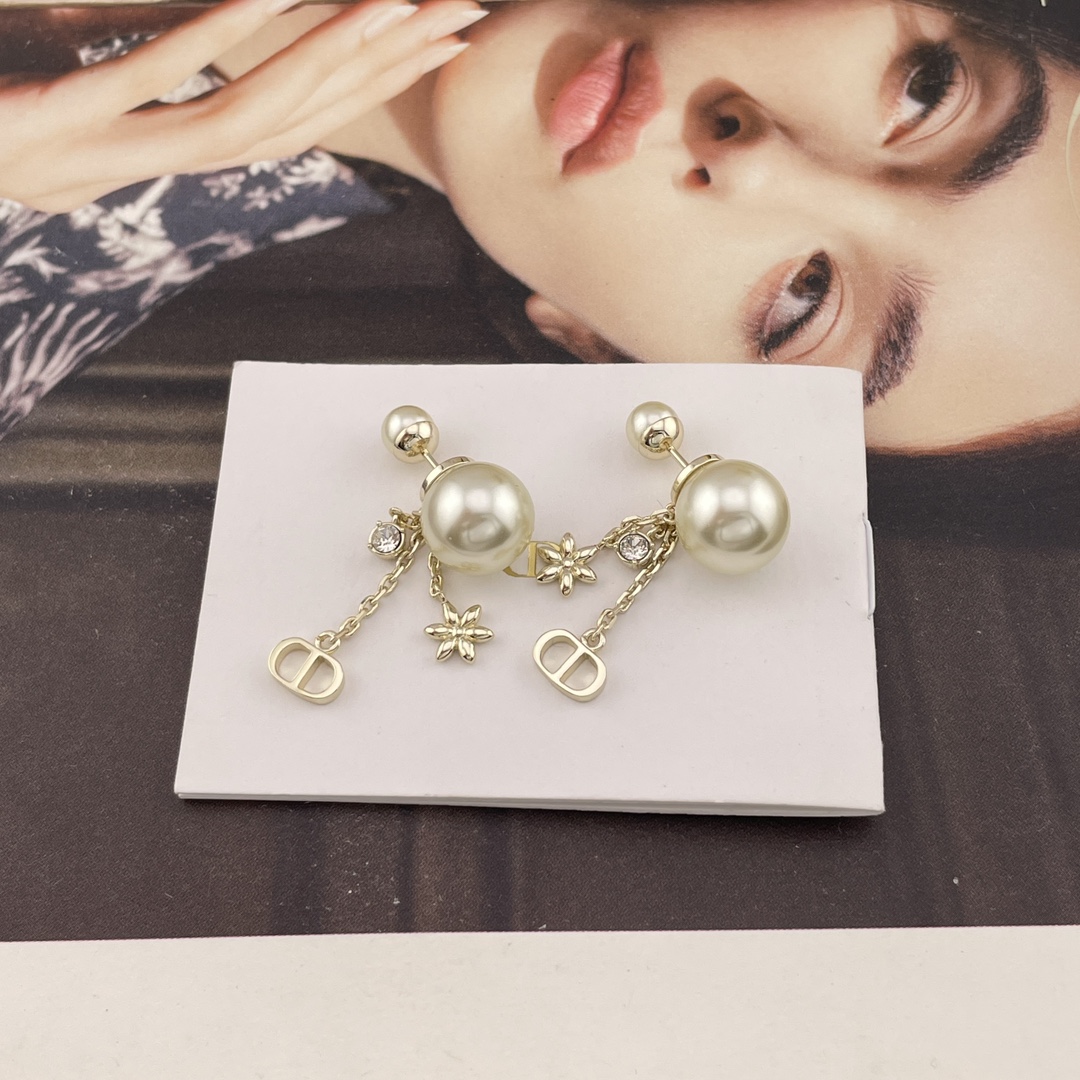 CHRISTIAN DIOR Женские серьги CHRISTIAN DIOR Женские серьги