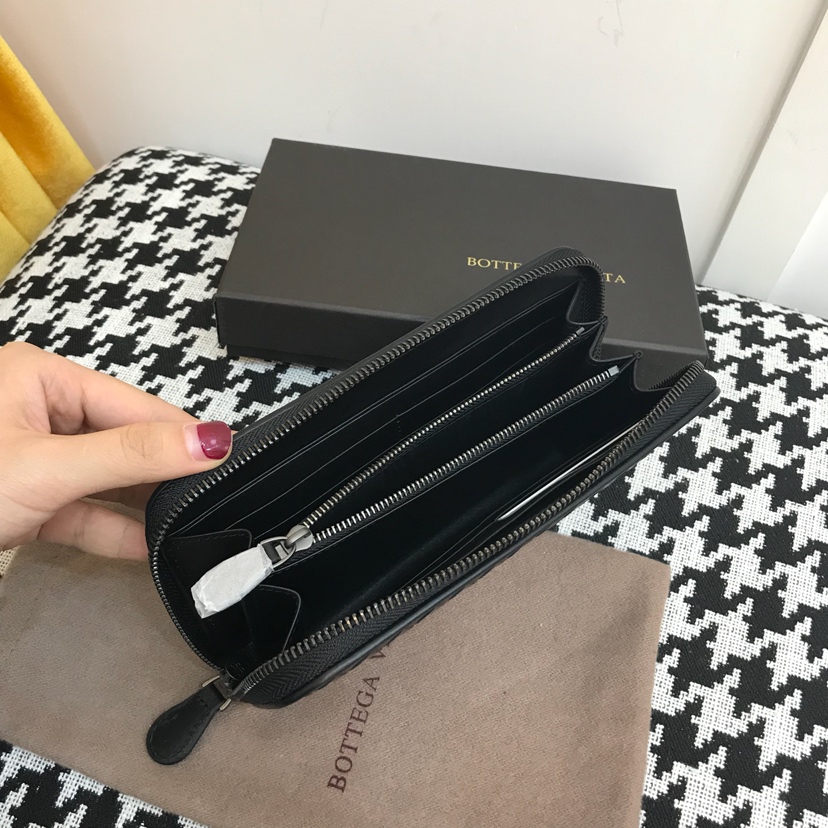 BOTTEGA VENETA Мужское Портмоне компактное с молнией