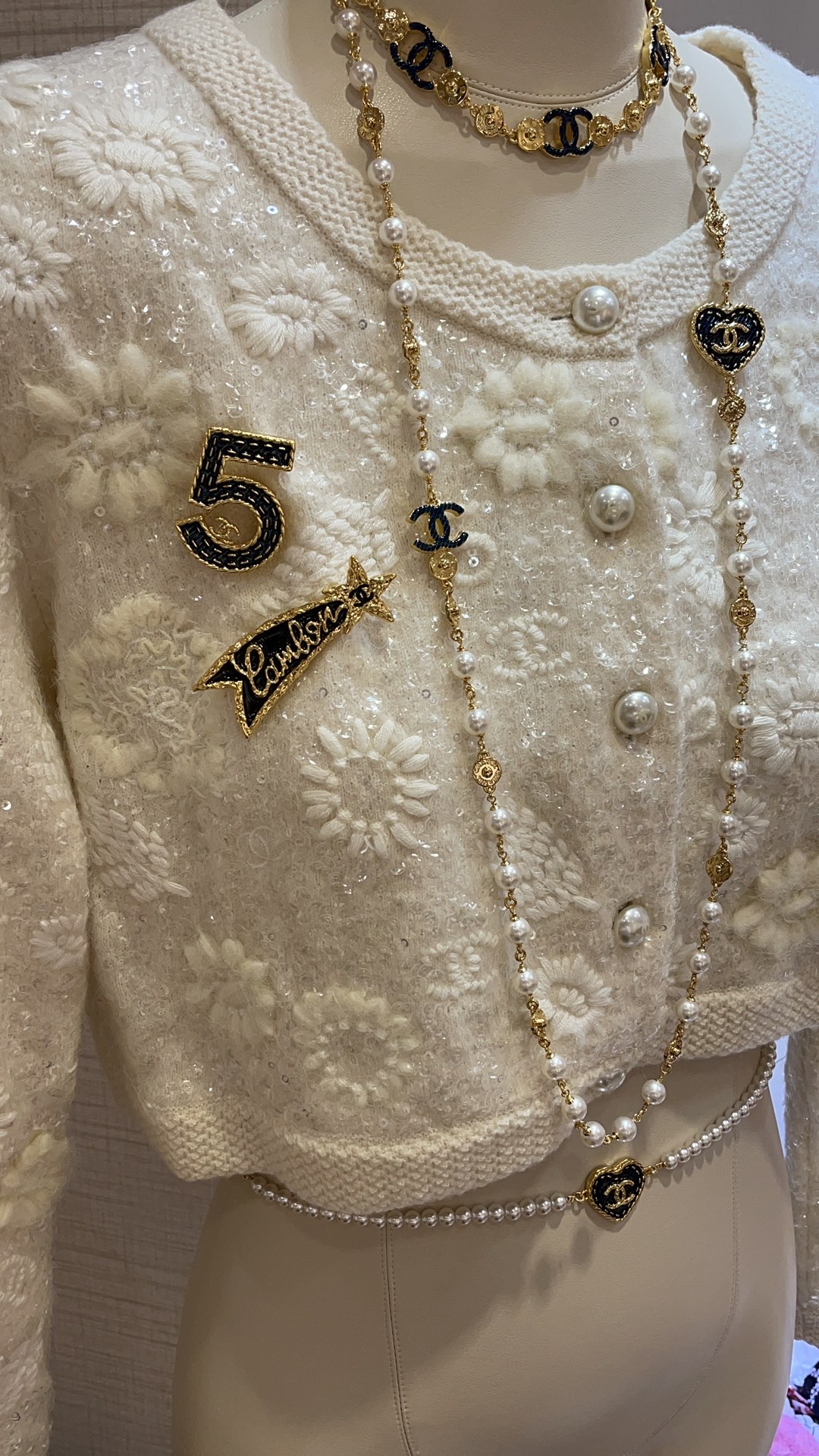 CHANEL Женское колье с сердцем CHANEL Женское колье с сердцем