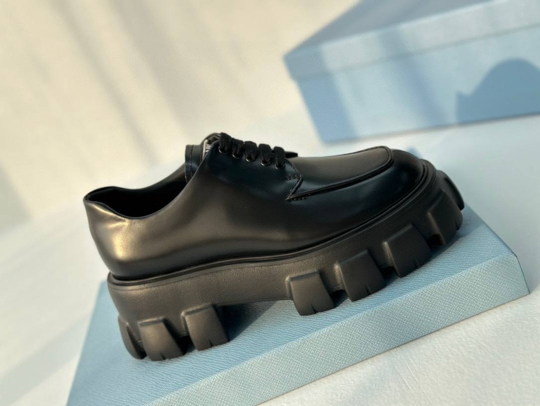 PRADA Женские ботинки на шнуровке PRADA Женские ботинки на шнуровке