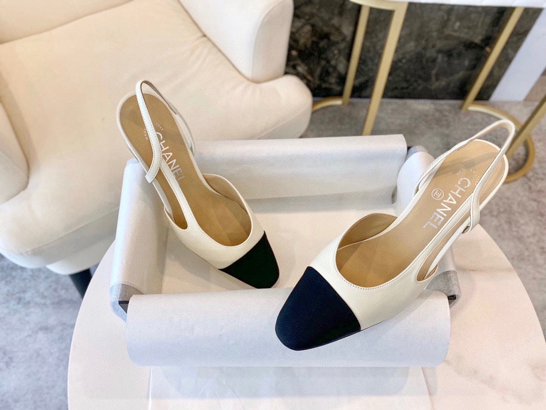 CHANEL Женские туфли слингбэки из кожи на каблуке