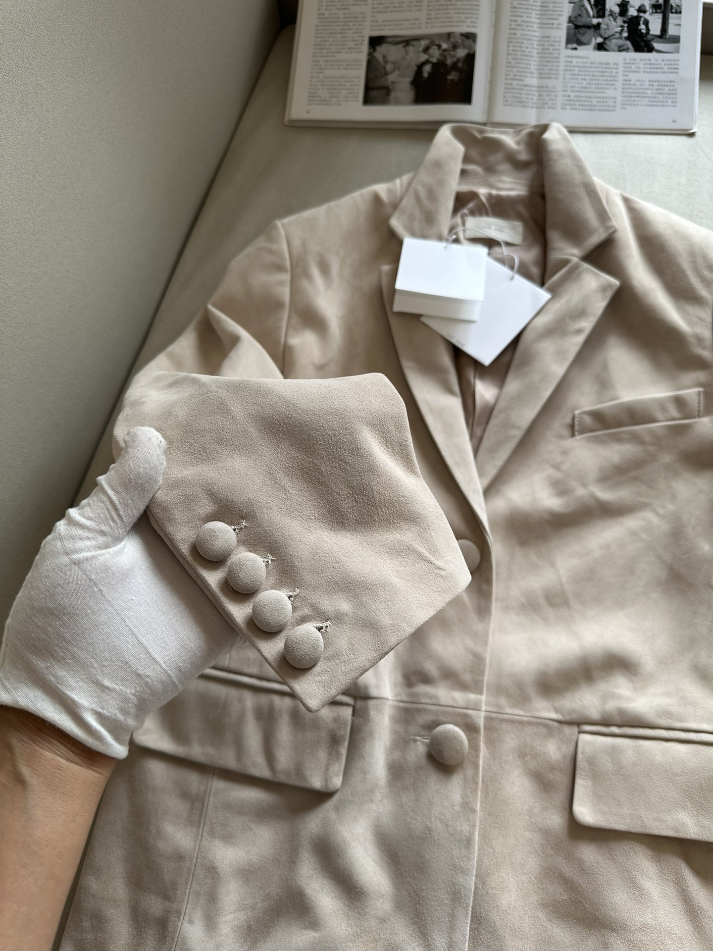 THE ROW Женский жакет из замши THE ROW Женский жакет из замши