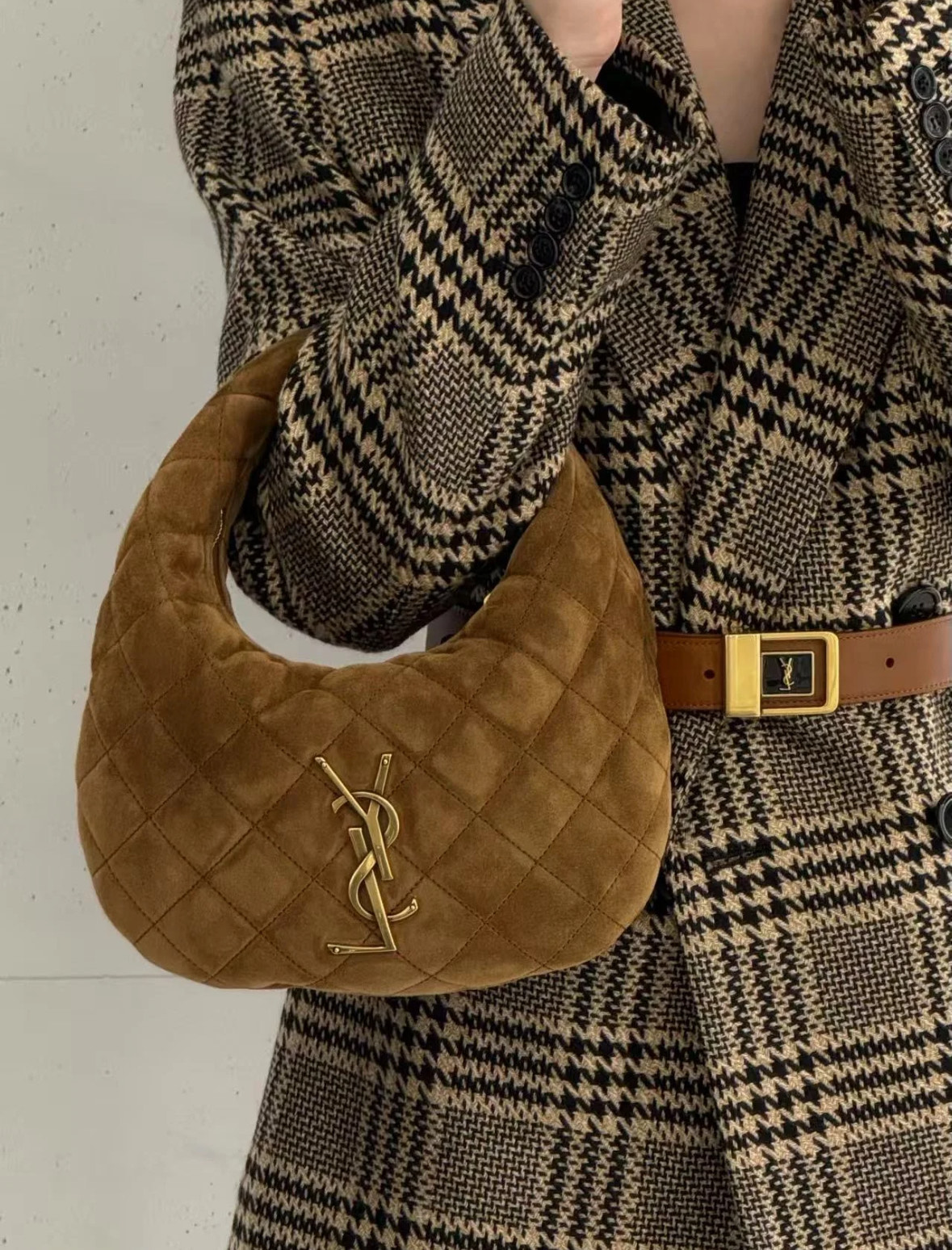 SAINT LAURENT Женская Сумка замш Icarino SAINT LAURENT Женская Сумка замш Icarino