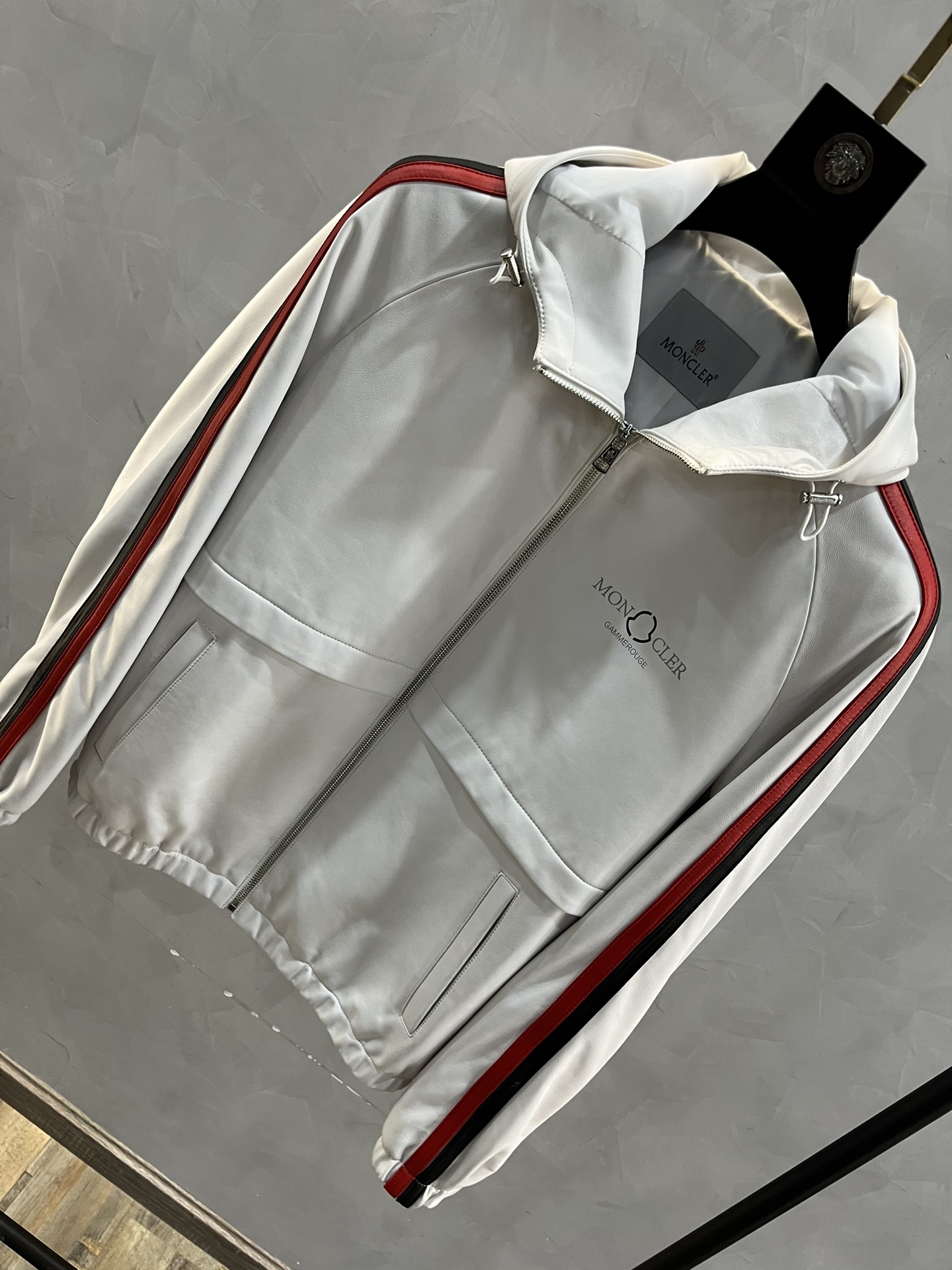 MONCLER Мужская кожаная куртка  MONCLER Мужская кожаная куртка