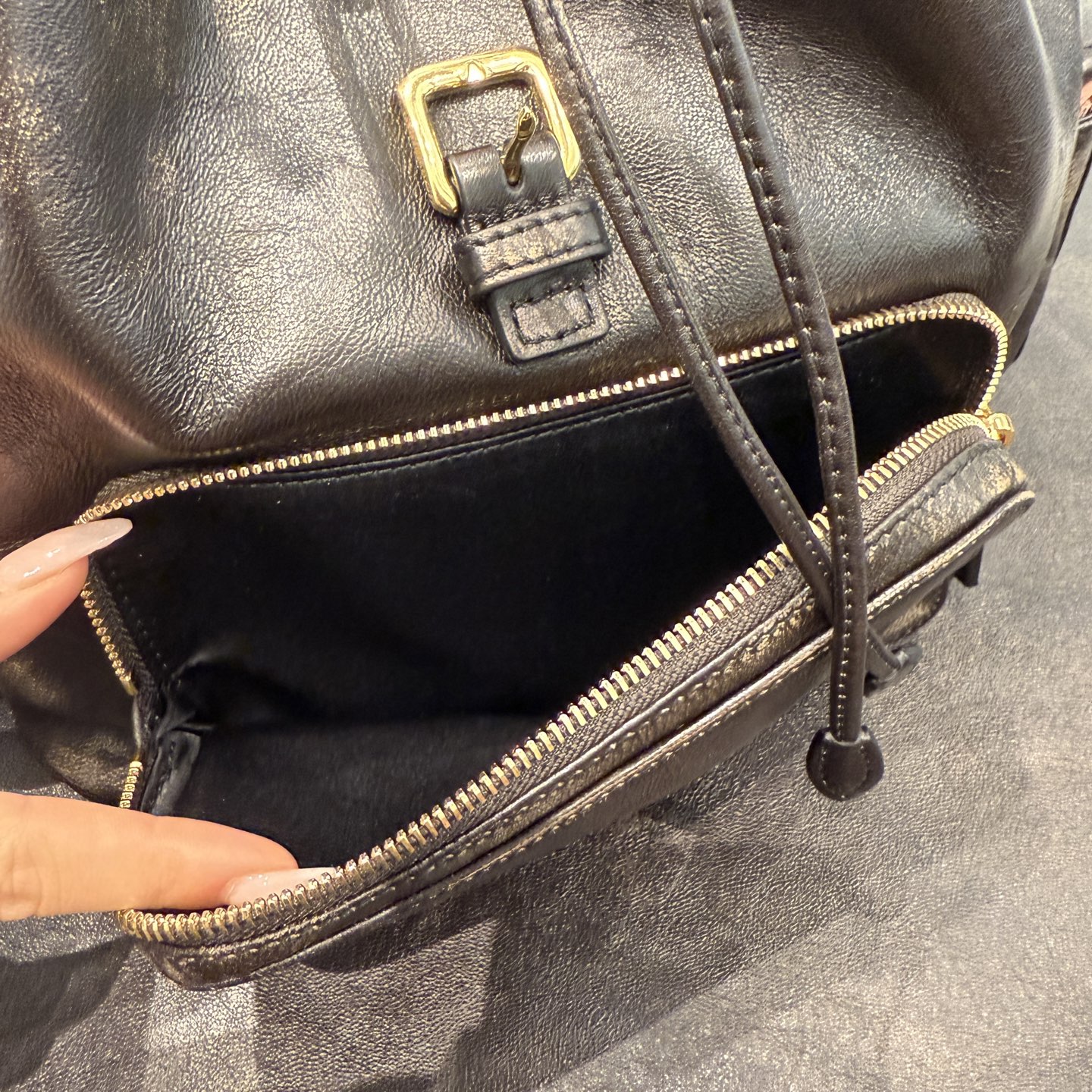 MIU MIU Женский рюкзак MIU MIU Женский рюкзак