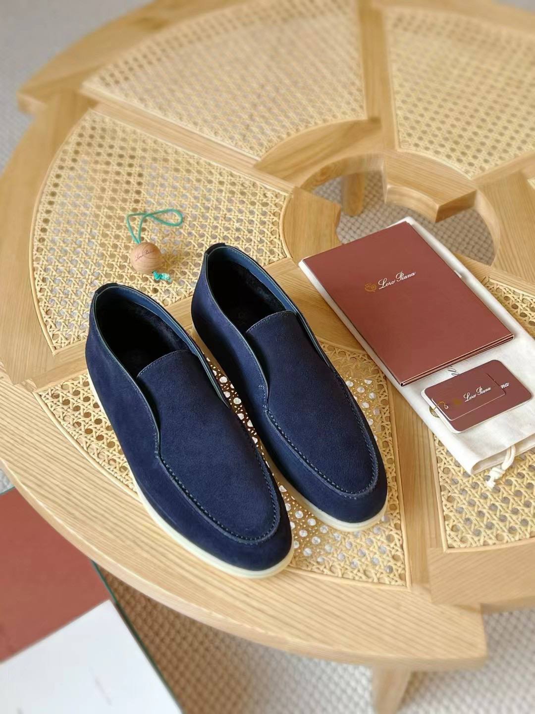 LORO PIANA Мужские лоферы из натуральной замши