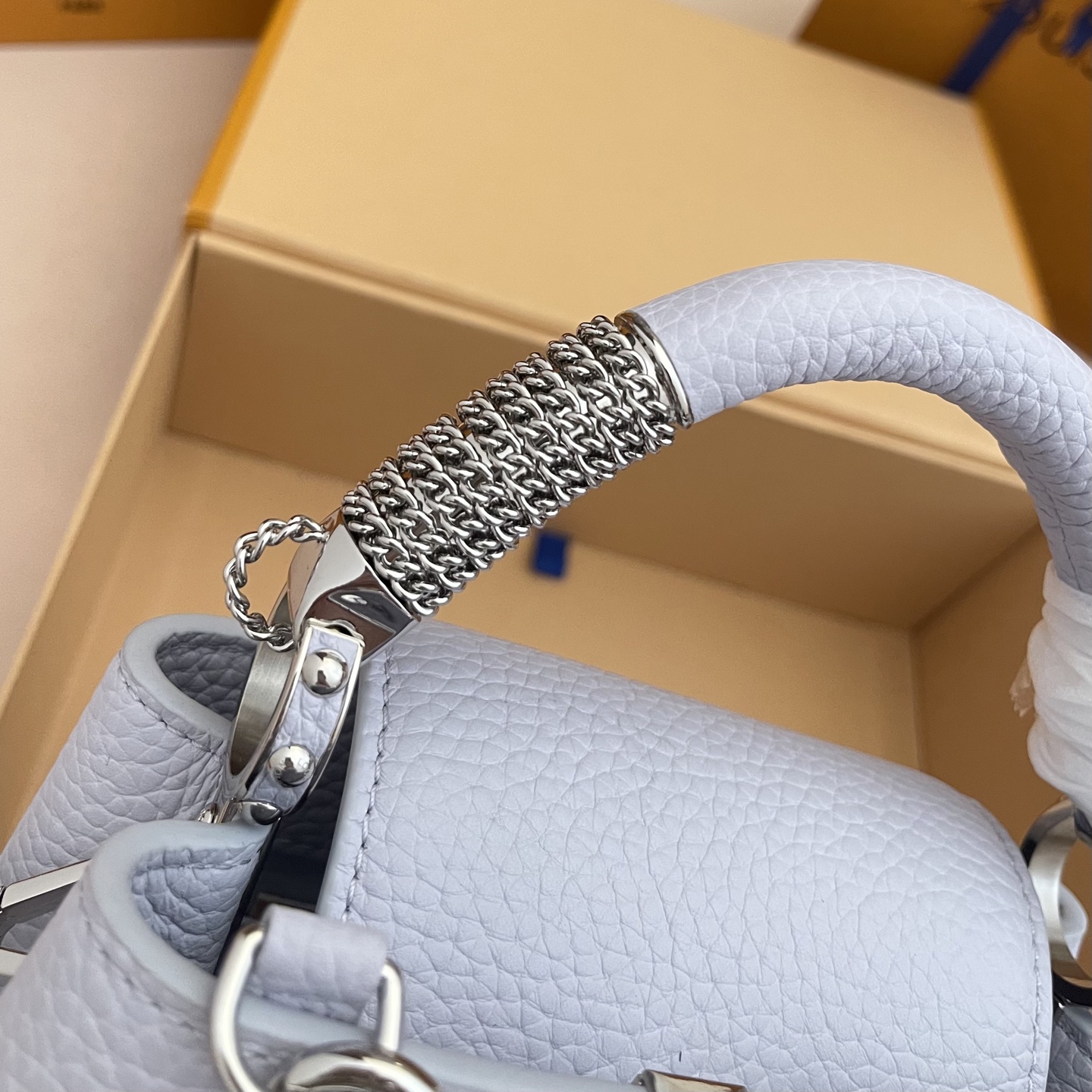 LOUIS VUITTON Женская Сумка Capucines