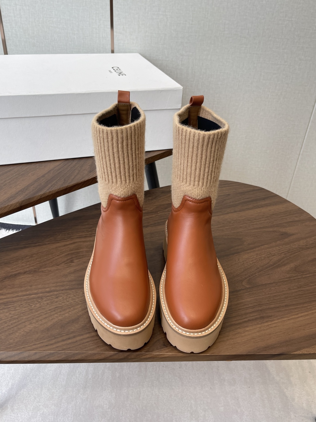 CELINE Женские ботинки из коровьей кожи CELINE Женские ботинки из коровьей кожи