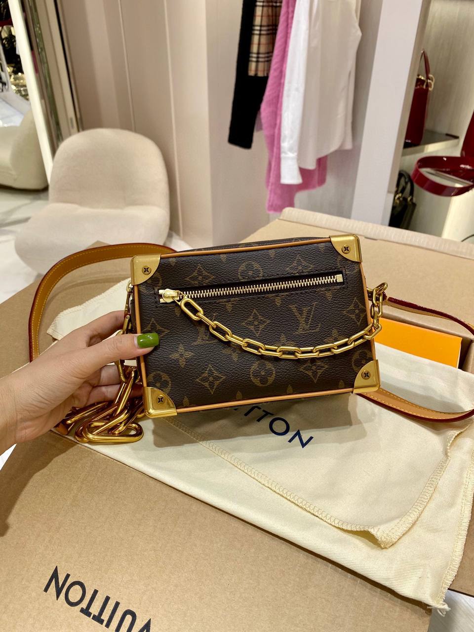 LOUIS VUITTON (ЛУИ ВИТТОН) Мужская сумка Mini Soft Trunk 