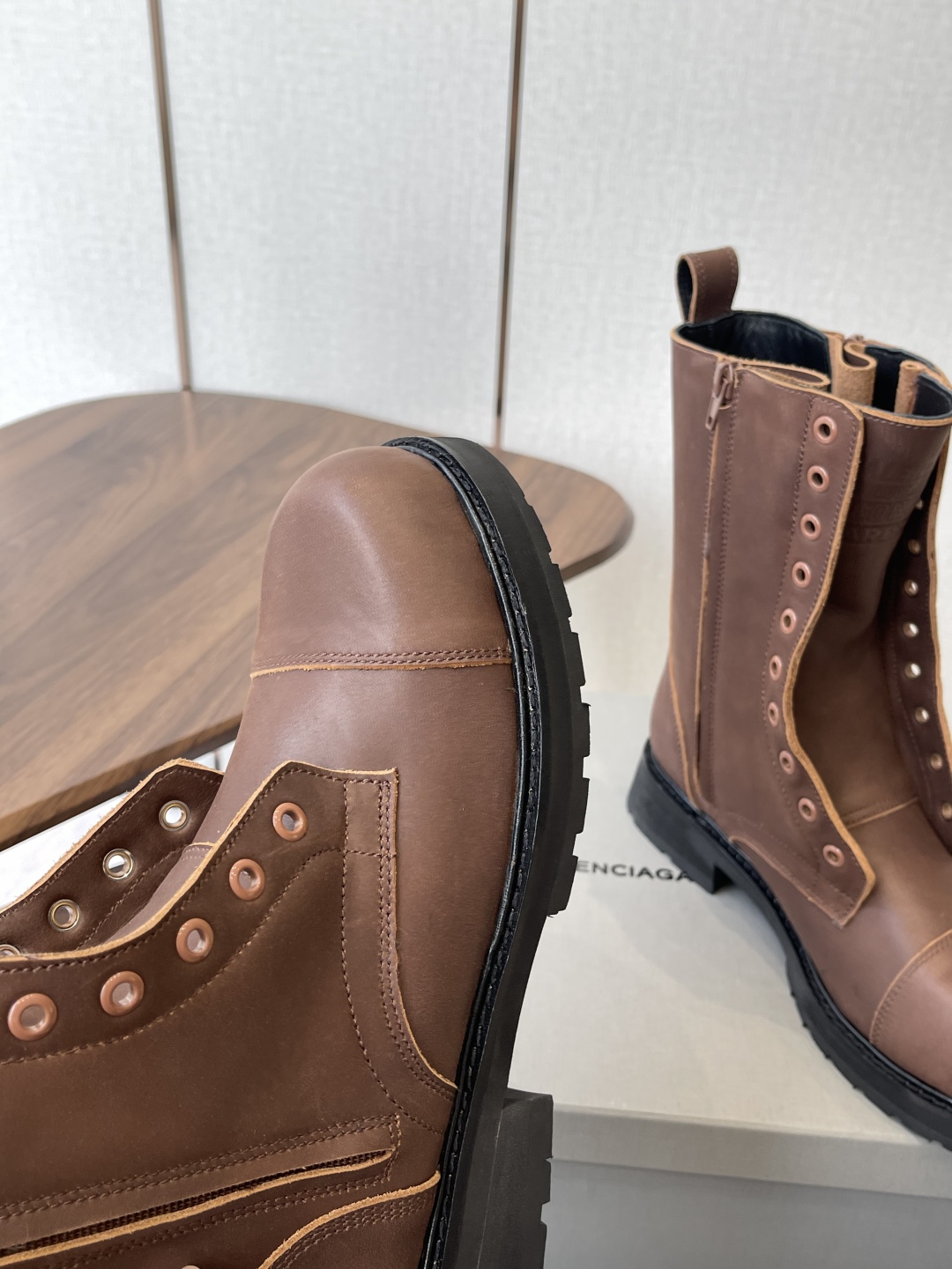 BALENCIAGA Женские сапоги из телячьей кожи