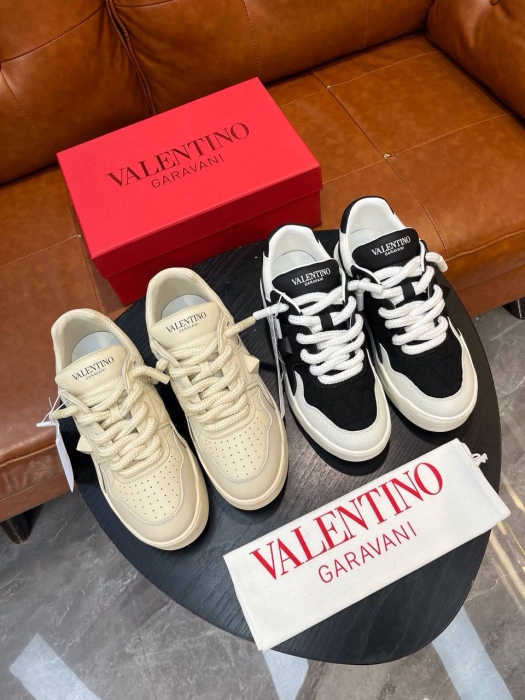 VALENTINO Мужские кроссовки Garavani ONE STUD