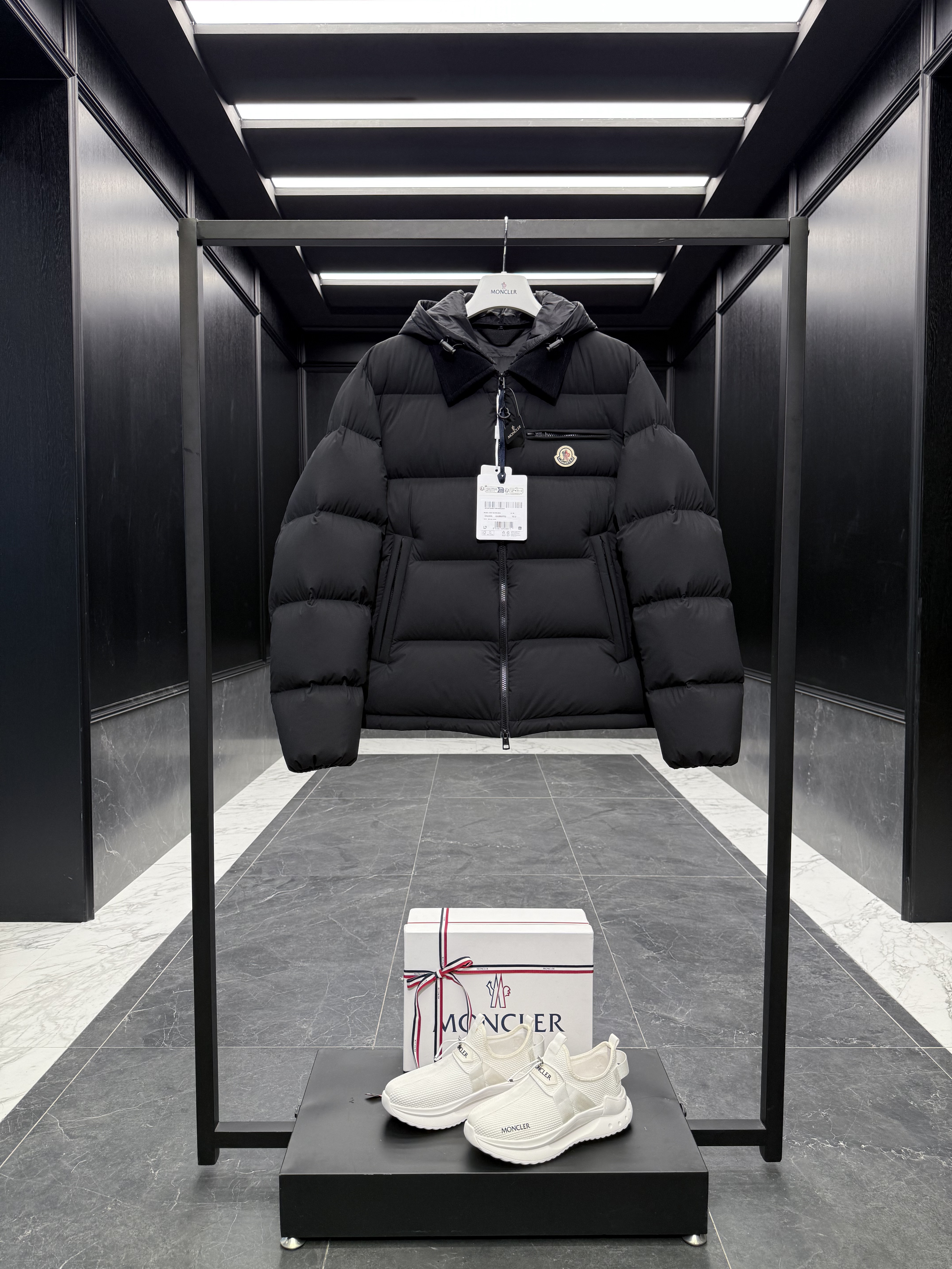 MONCLER Мужской пуховик Calima MONCLER Мужской пуховик Calima