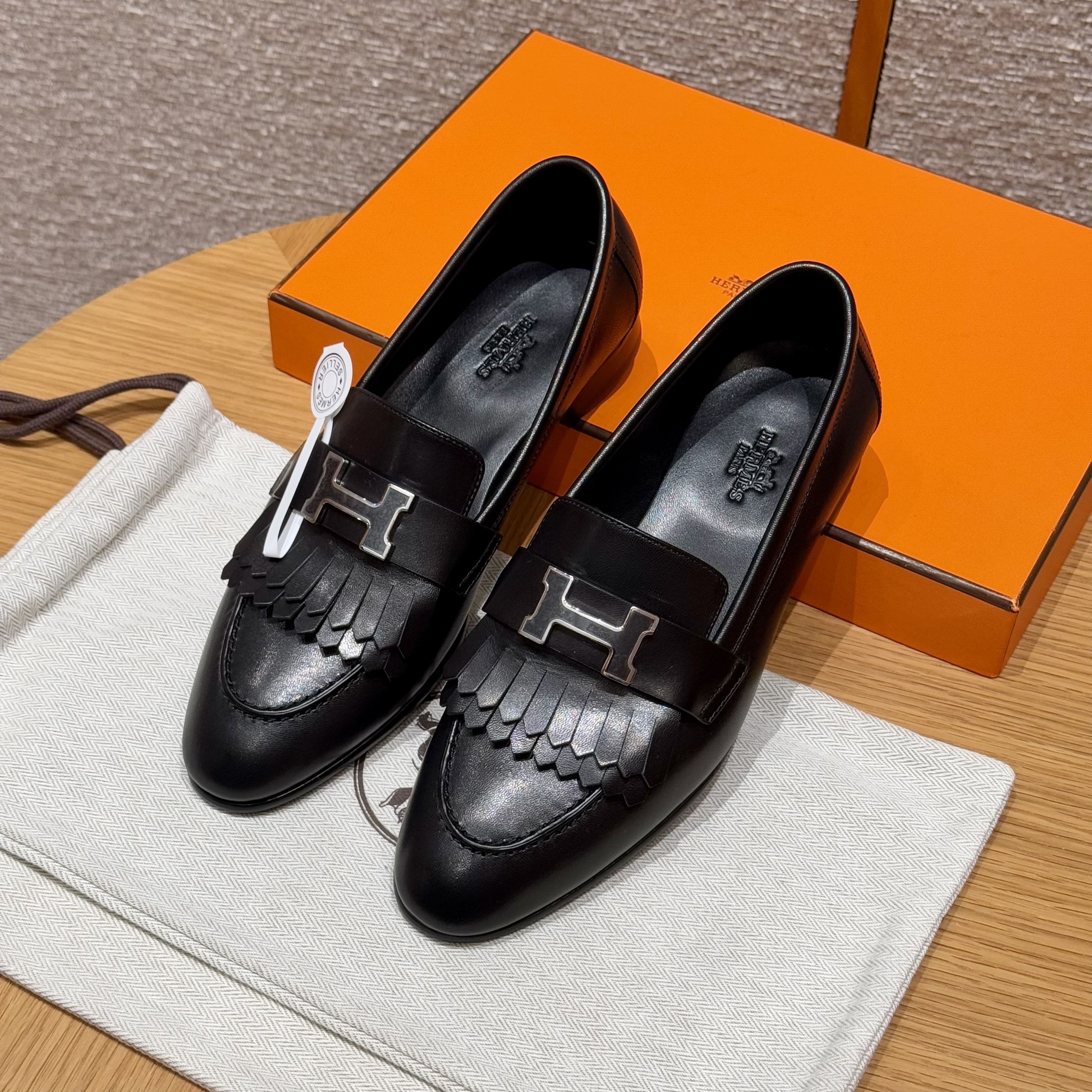 HERMES Женские лоферы Royal 