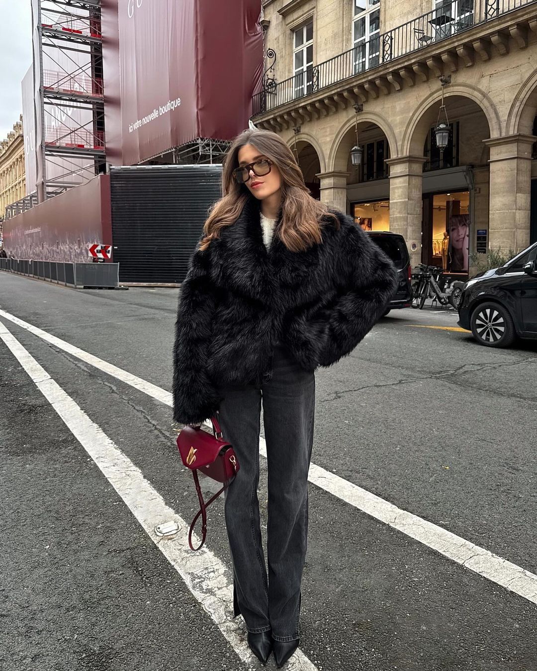 SAINT LAURENT Женская шуба из меха лисы SAINT LAURENT Женская шуба из меха лисы