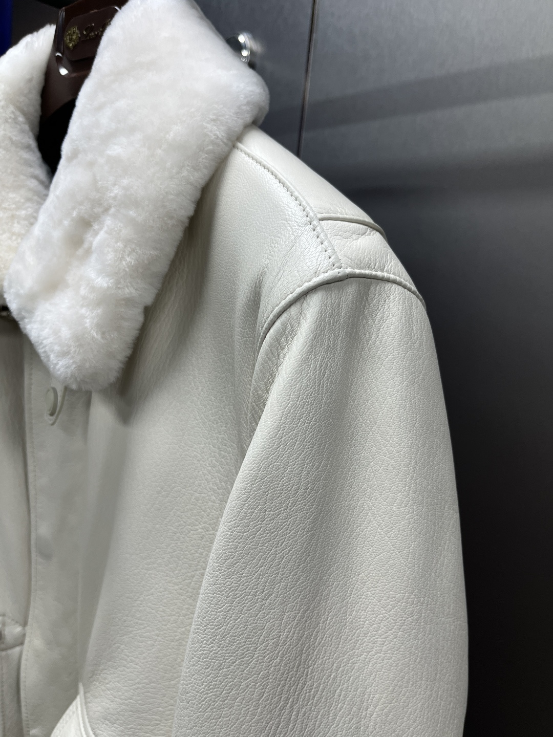 BRIONI Мужская кожаная куртка из козьей кожи BRIONI Мужская кожаная куртка из козьей кожи