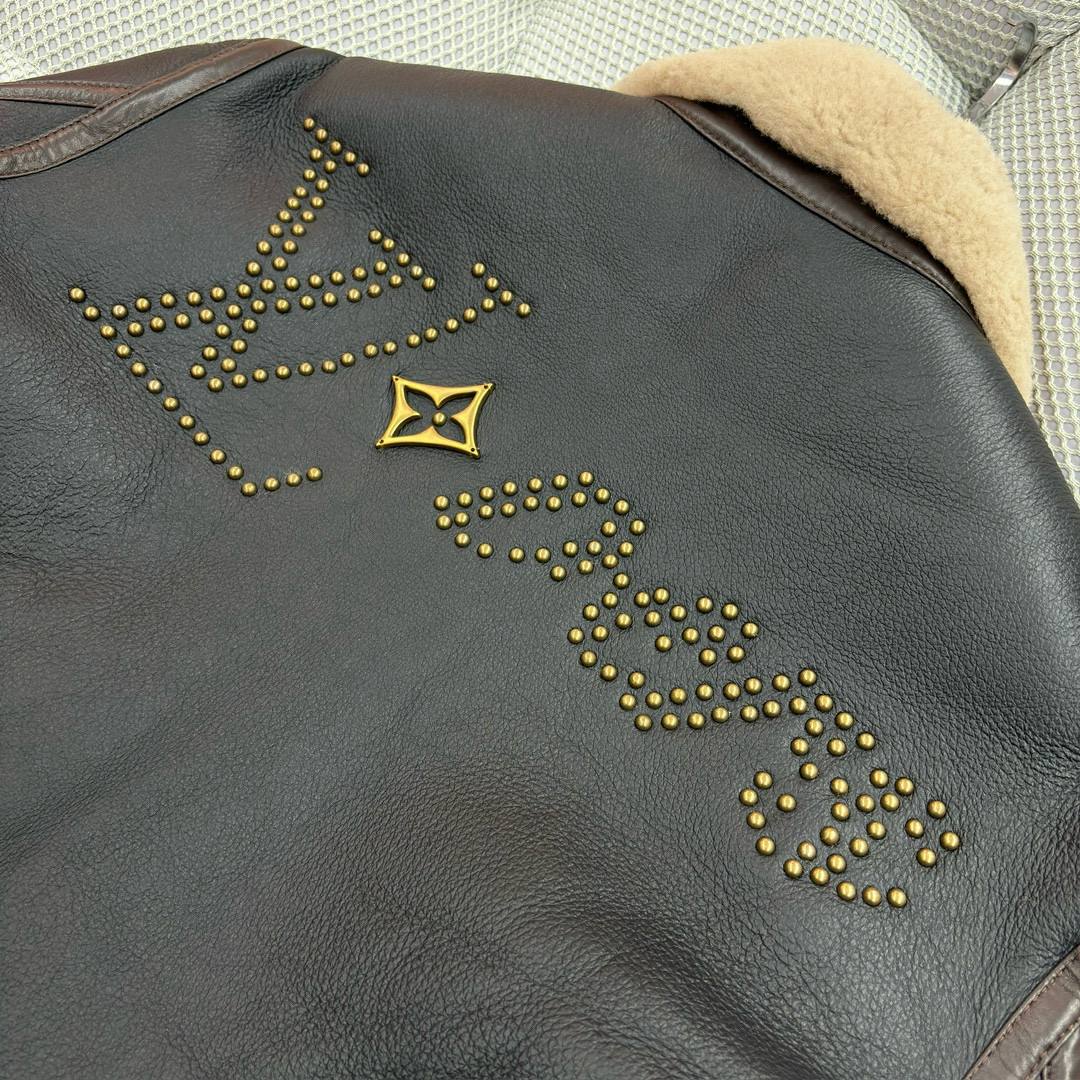 LOUIS VUITTON Мужская дублёнка из замши и овечьей шерсти 