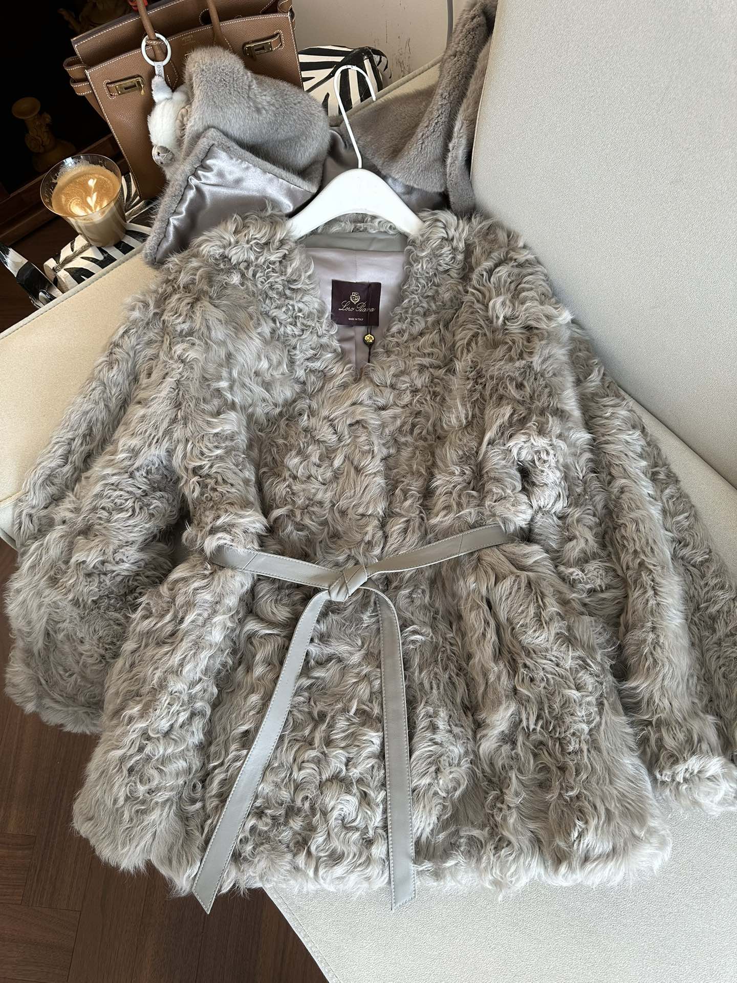 LORO PIANA Женская шуба из овчины LORO PIANA Женская шуба из овчины