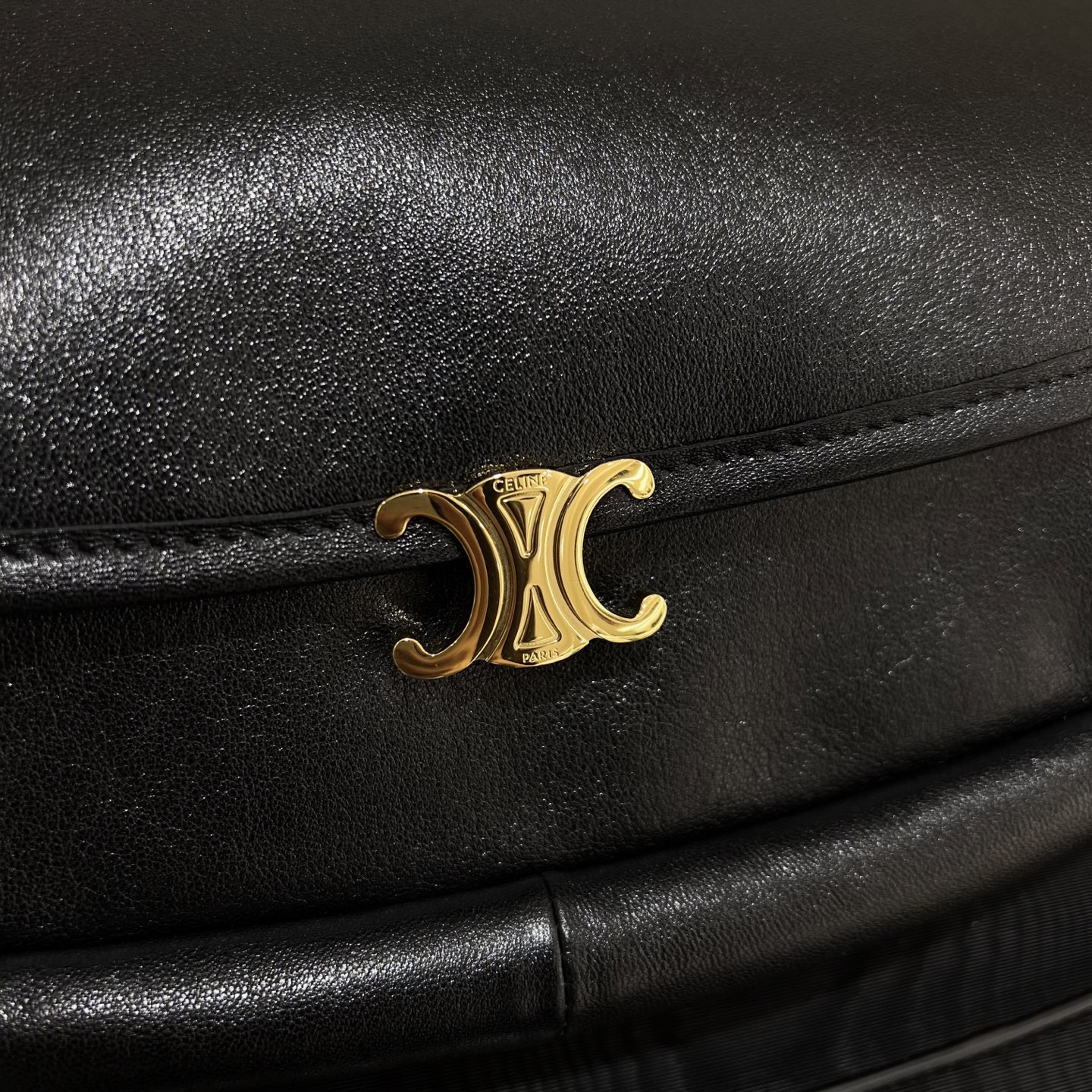 CELINE Женская сумка Triophe Halfmon CELINE Женская сумка Triophe Halfmon